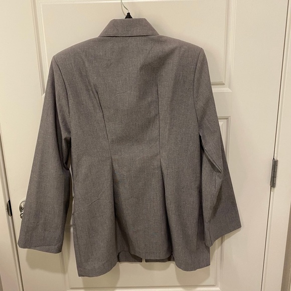 Alfred Dunner Blazer/Suit Jacket. Grey. Size 12 - Picture 7 of 11